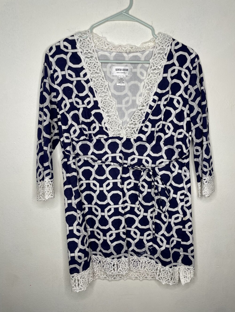 Skirtin Around Navy & White Crochet-Trim Tunic Top